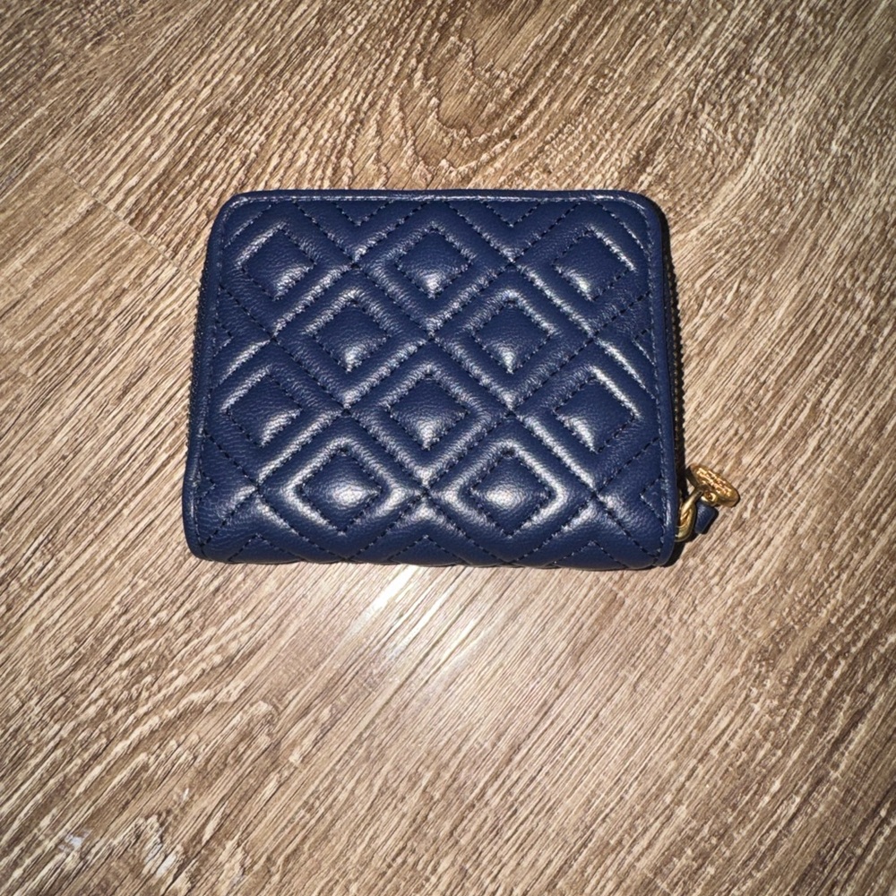 Tory Burch Navy Quilted Wallet